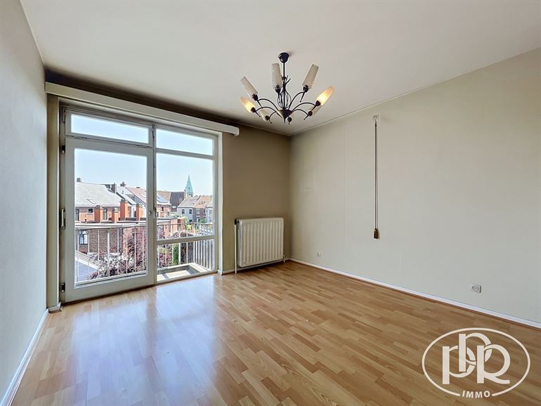 Dernier étage avec ascenseur + Terrasse