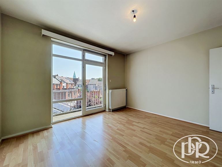 Dernier étage avec ascenseur + Terrasse
