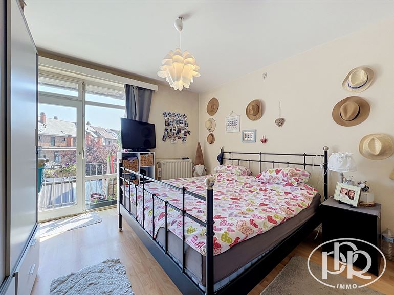 *** OFFRE ACCEPTÉE*** Idéalement situé avec terrasse et ascenseur