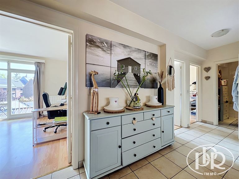 *** OFFRE ACCEPTÉE*** Idéalement situé avec terrasse et ascenseur