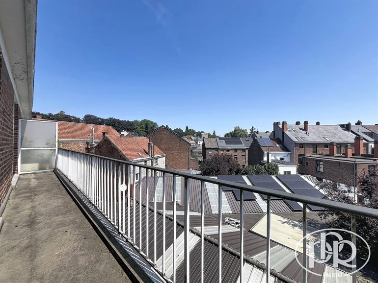 Dernier étage avec ascenseur + Terrasse