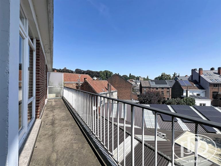 Dernier étage avec ascenseur + Terrasse