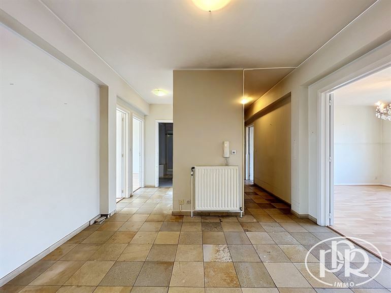 Dernier étage avec ascenseur + Terrasse