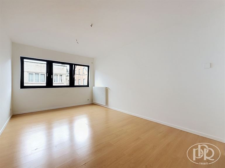 3-Story Penthouse with Terrace