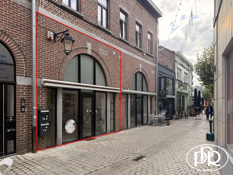 Commercial ground floor with mezzanine