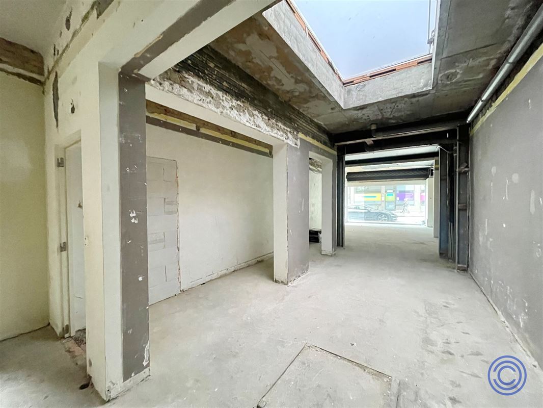 IN OPTIE: CASCO handelsruimte ca. 105m² op commerciële ligging!