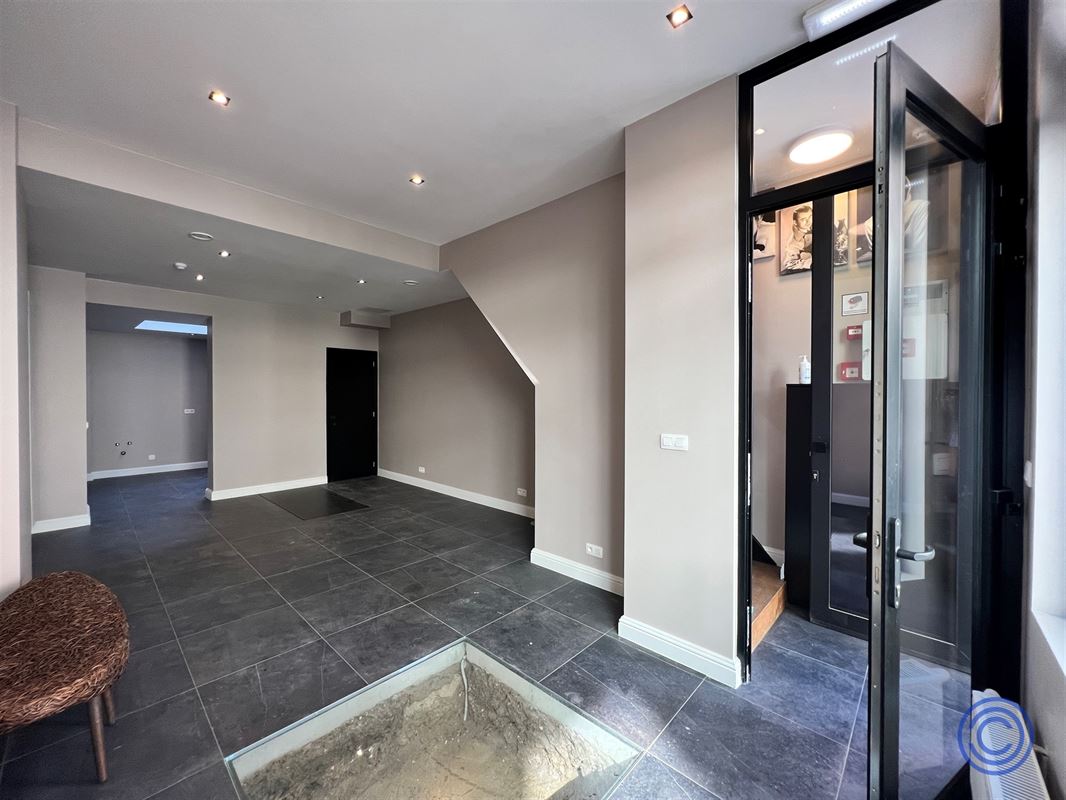 Uniek opbrengsteigendom in de levendige Sint-Andries wijk, vernieuwd in 2023!