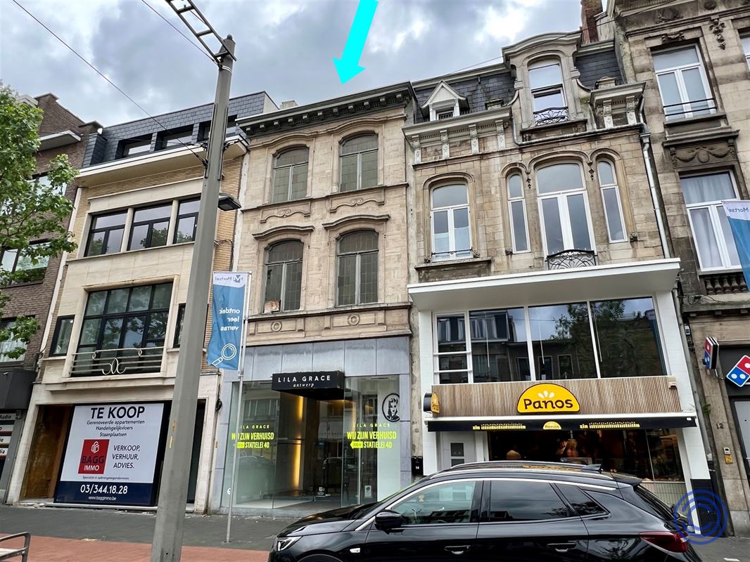 Statig handelshuis op commerciële ligging!