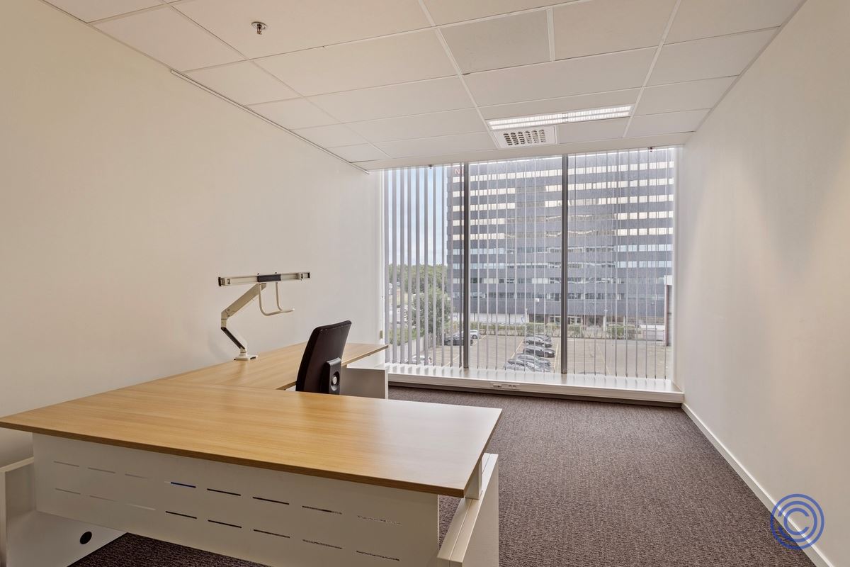 Prestigieuze kantoorruimtes te huur op praktische locatie! Met huurprijzen van 115 EUR/m²