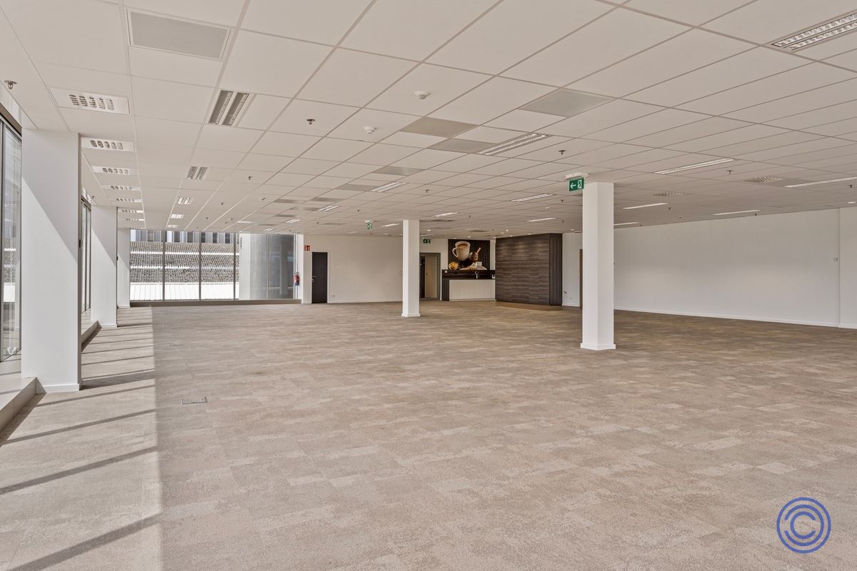 Prestigieuze kantoorruimtes te huur op praktische locatie! Met huurprijzen van 115 EUR/m²