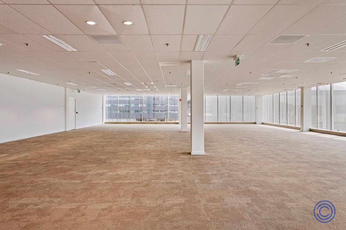 Prestigieuze kantoorruimtes te huur op praktische locatie! Met huurprijzen van 115 EUR/m²