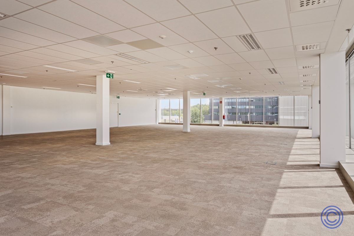 Prestigieuze kantoorruimtes te huur op praktische locatie! Met huurprijzen van 115 EUR/m²