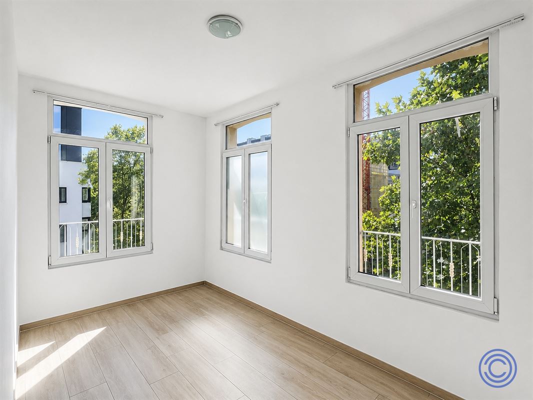 Vergund appartementsgebouw (4 units) met garage!