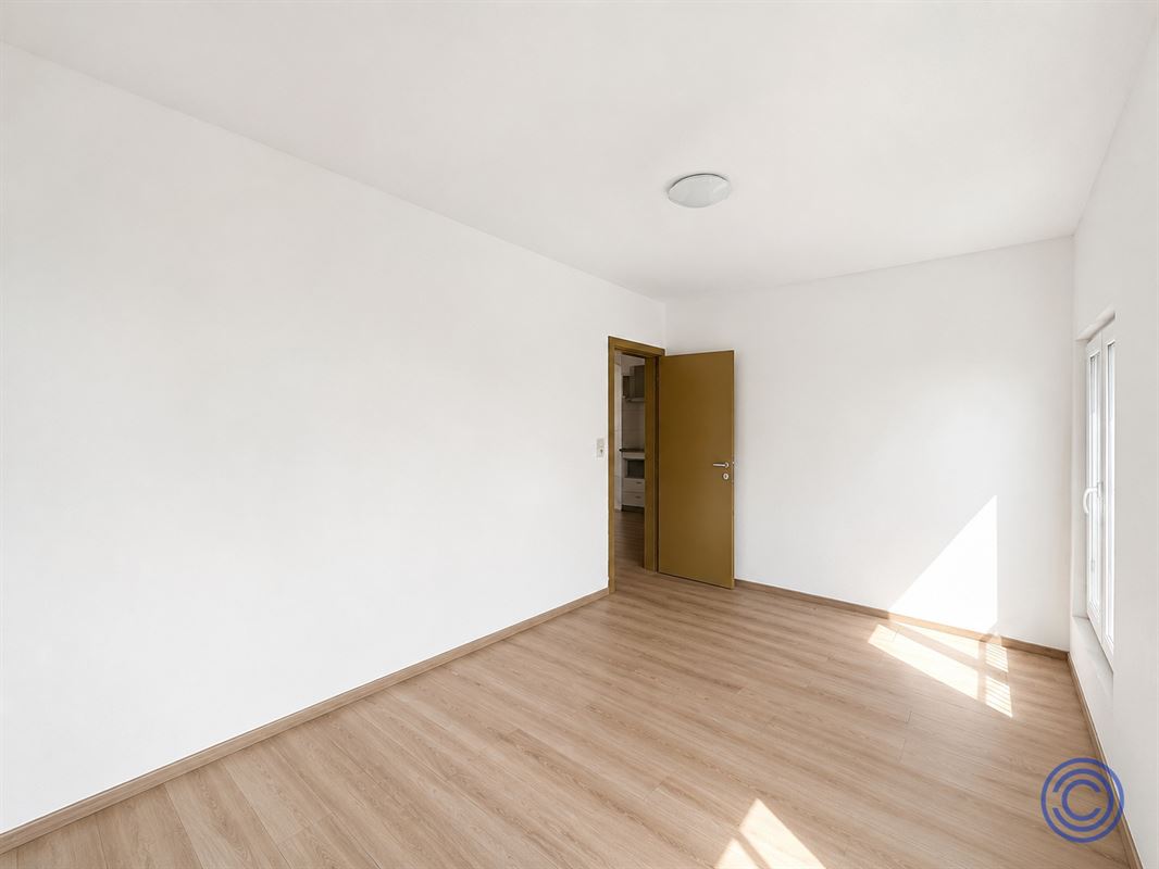 Vergund appartementsgebouw (4 units) met garage!