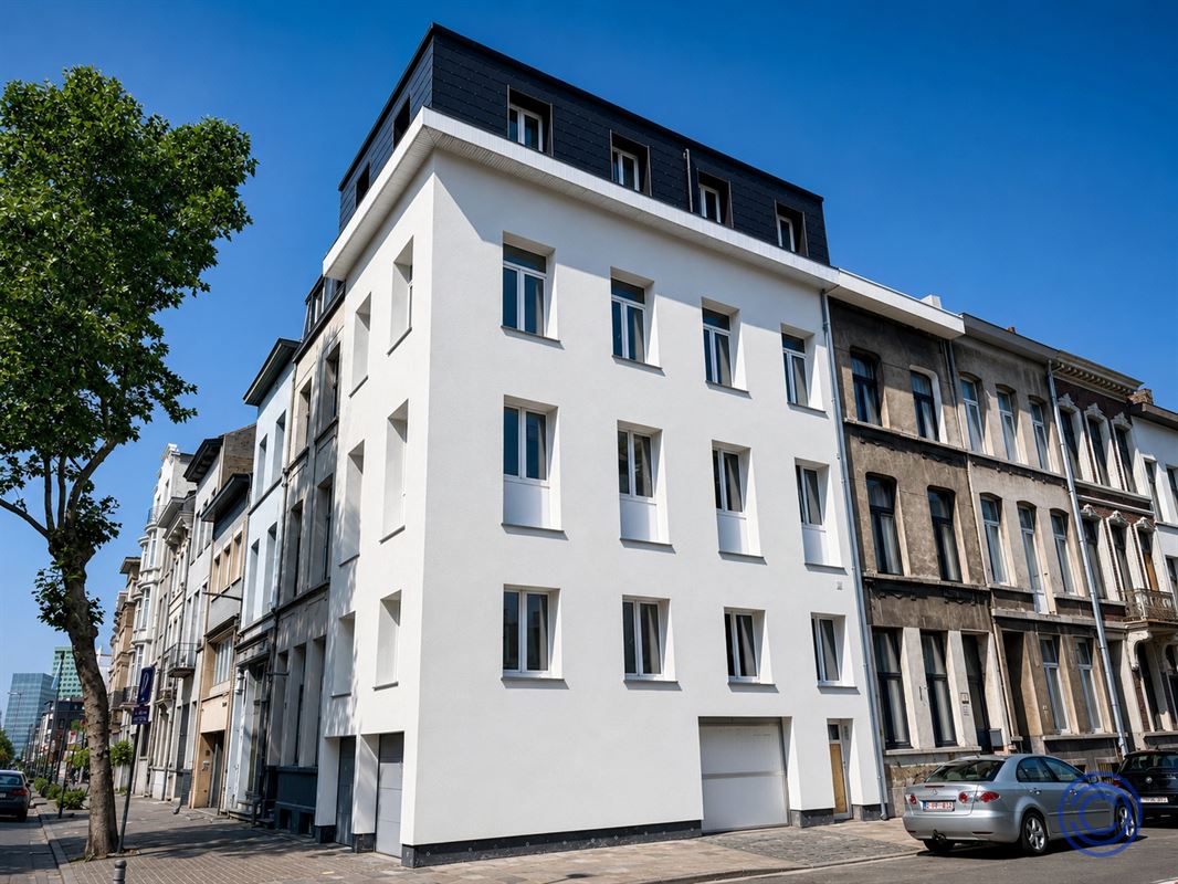 Vergund appartementsgebouw (4 units) met garage!