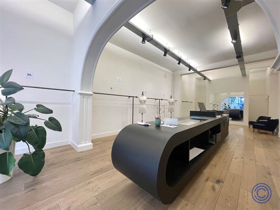 Stijlvolle handelsruimte ca. 140m² tegenover de Bourlaschouwburg!