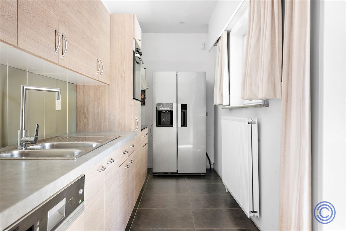 Magazijn ca. 466m² + luxueuze woning ca. 367m²!
