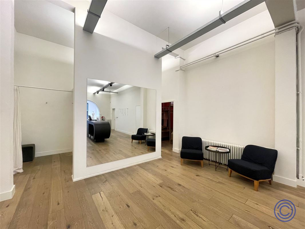 Stijlvolle handelsruimte ca. 140m² tegenover de Bourlaschouwburg!