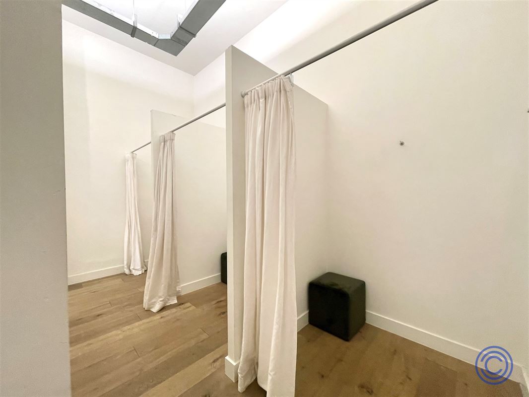 Stijlvolle handelsruimte ca. 140m² tegenover de Bourlaschouwburg!