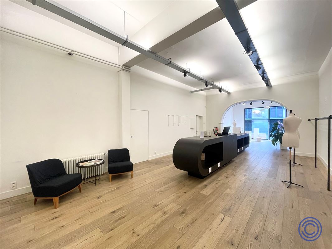 Stijlvolle handelsruimte ca. 140m² tegenover de Bourlaschouwburg!