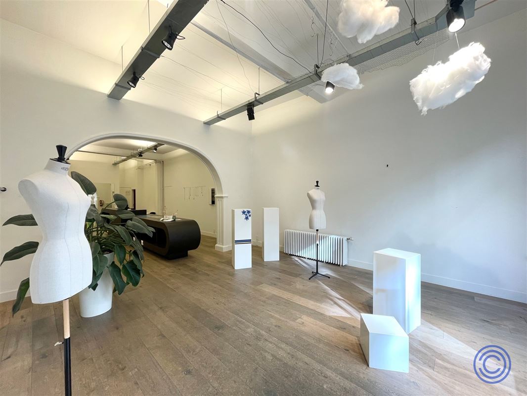 Stijlvolle handelsruimte ca. 140m² tegenover de Bourlaschouwburg!