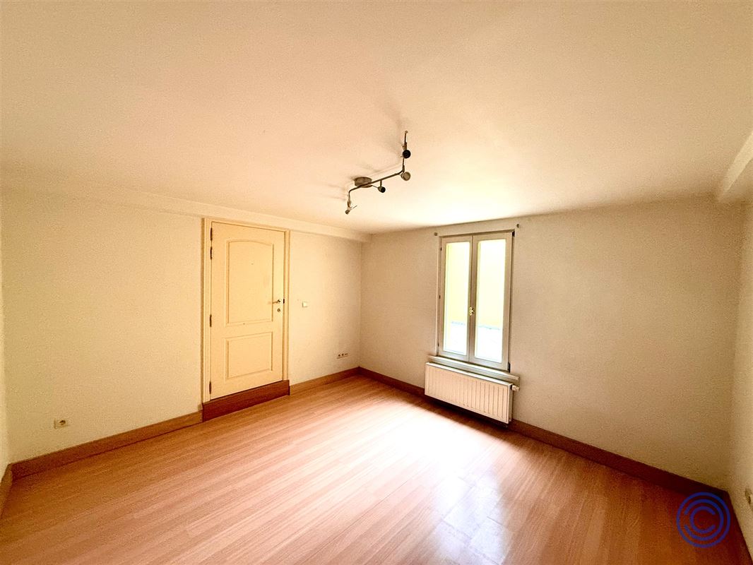 Prachtig gelijksvloers duplex appartement met koer!