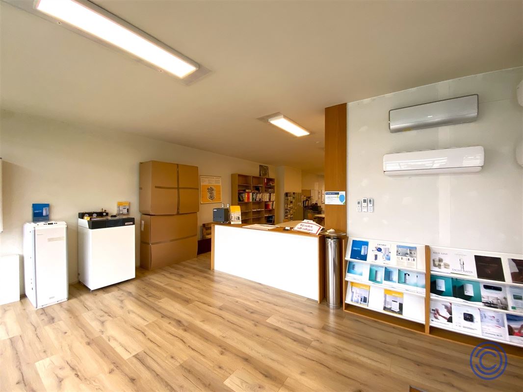 Handelspand met magazijn ca. 256m² op centrale ligging!
