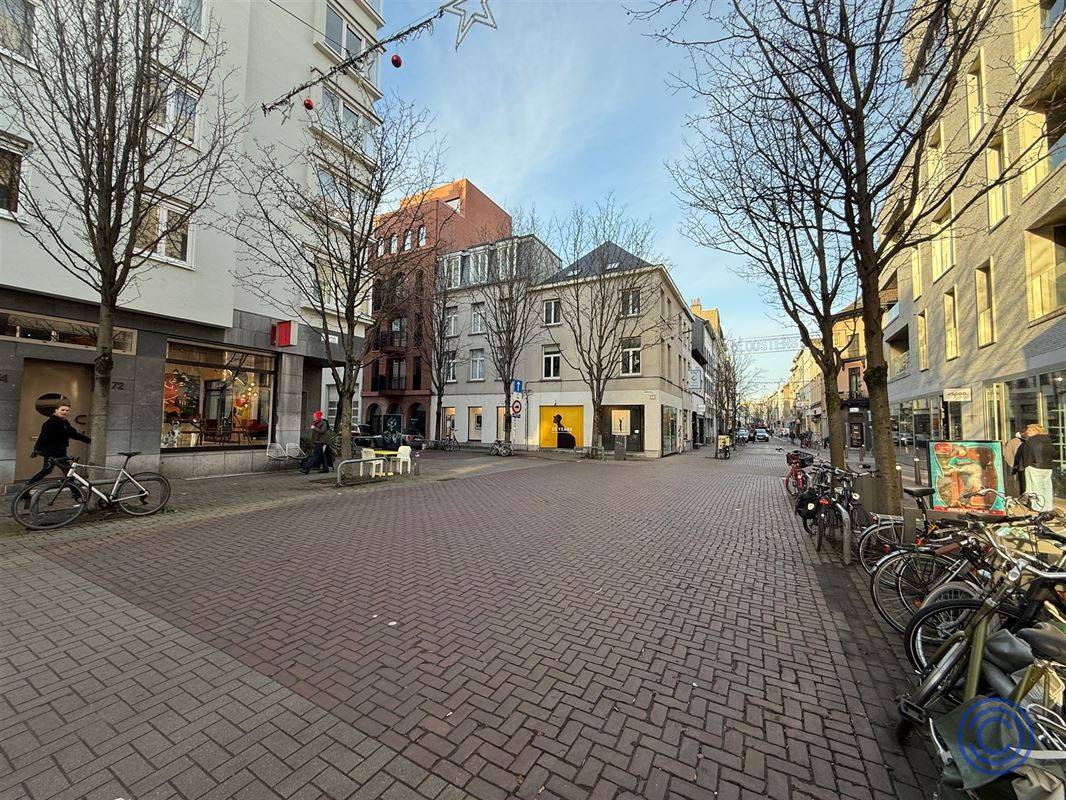 Stijlvolle winkel ca. 80m² op de gekende Kloosterstraat!
