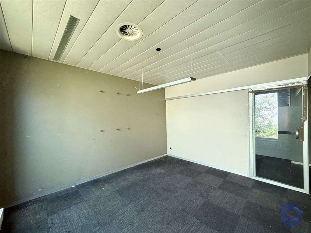 Handelspand ca. 358m² met buitenruimte! 
