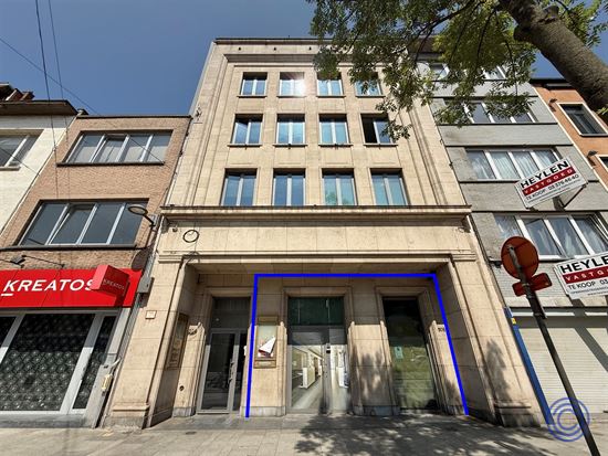 Handelspand ca. 358m² met buitenruimte! 