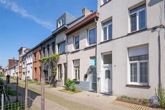 2-slpk woning met veel potentieel in autoluwe straat!