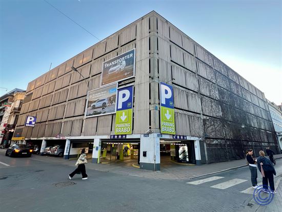 KAMMENSTRAAT 2, 5 parkings te 2000 ANTWERPEN