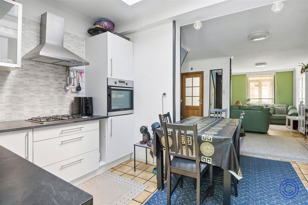 2-slpk woning met veel potentieel in autoluwe straat!