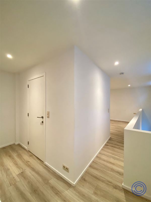 Ruim triplex appartement met 2-slpk in Sint-Andries!