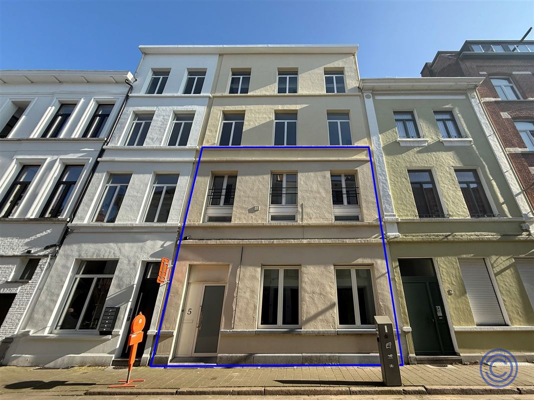 Ruim triplex appartement met 2-slpk in Sint-Andries!