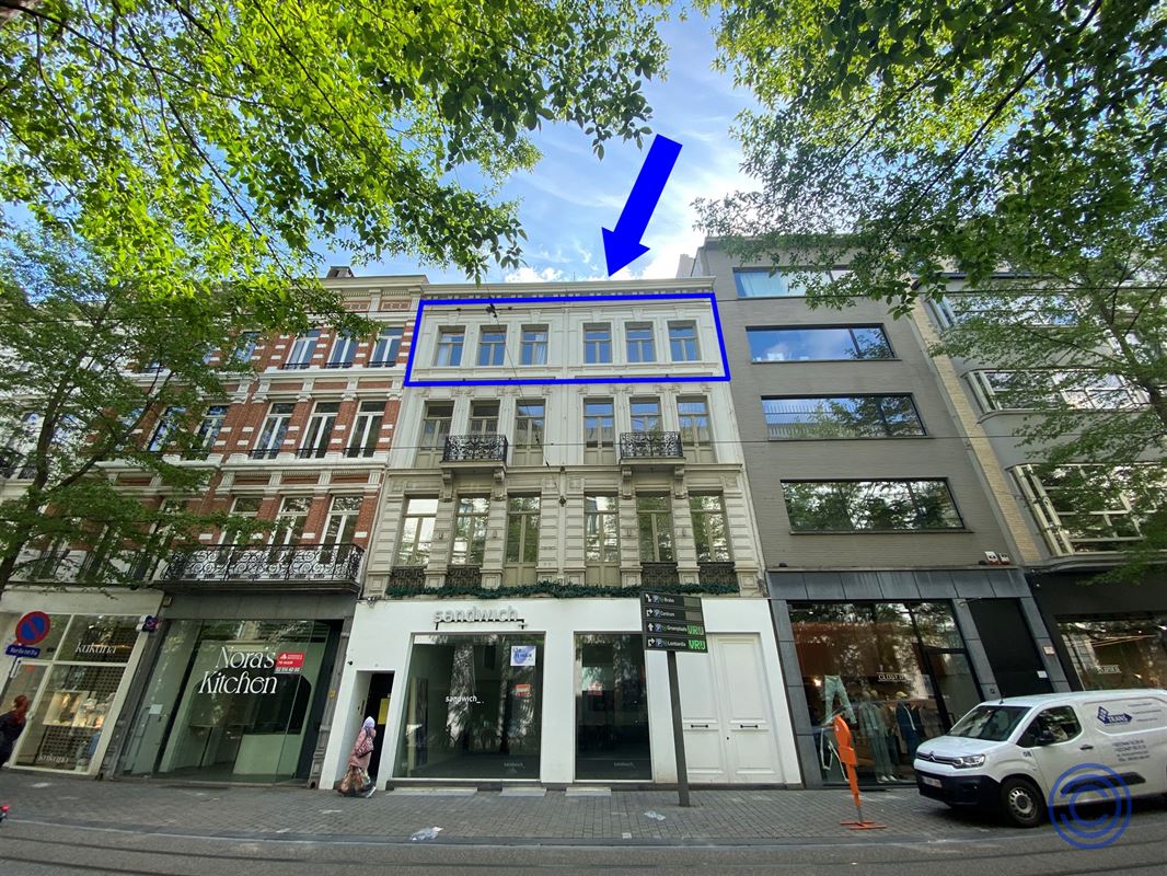 Proper opgefrist 2slpk appartement op TOP locatie