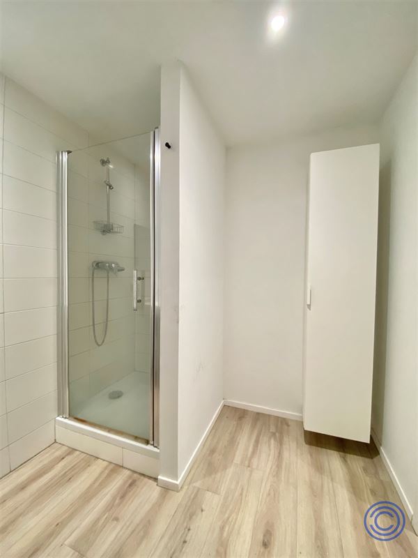 Ruim triplex appartement met 2-slpk in Sint-Andries!