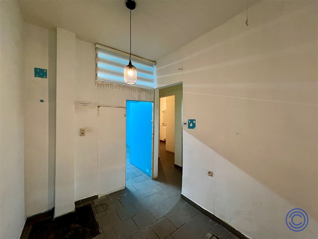 Handelspand ca. 145m² met hoge plafonds op AAA-locatie!