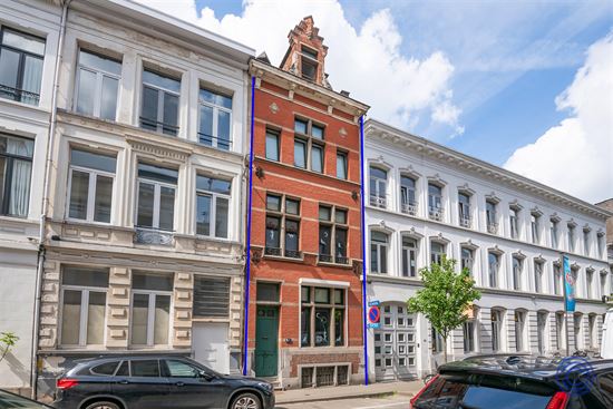 Neotraditioneel herenhuis met terras van 30m²!