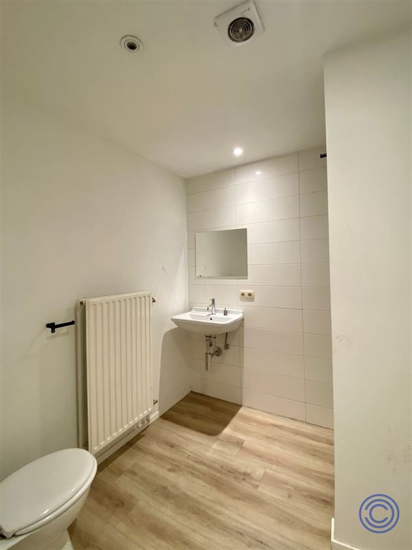Ruim triplex appartement met 2-slpk in Sint-Andries!