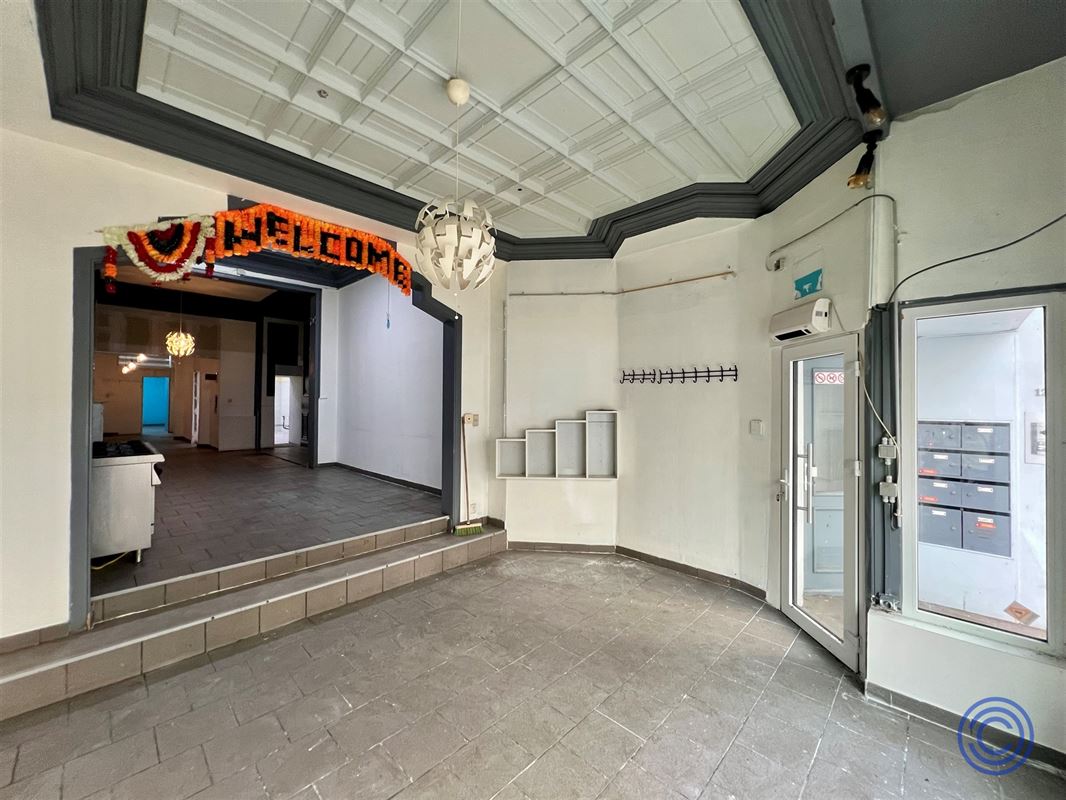 Handelspand ca. 145m² met hoge plafonds op AAA-locatie!