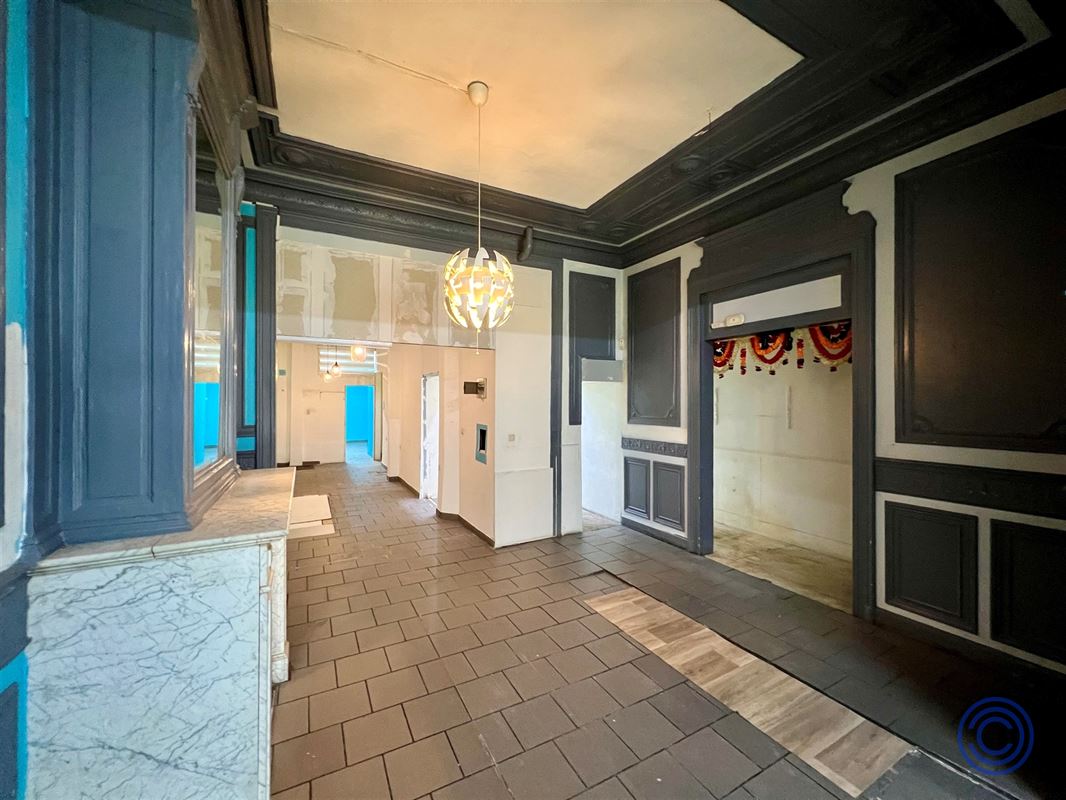 Handelspand ca. 145m² met hoge plafonds op AAA-locatie!