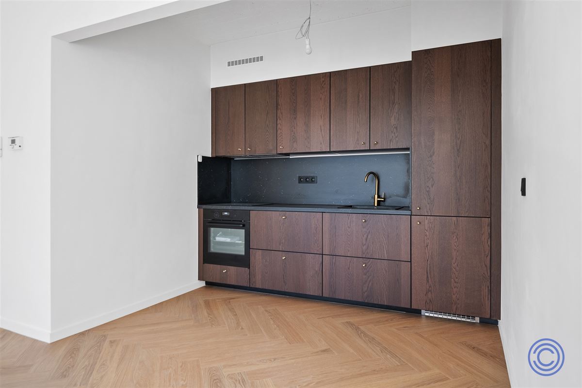 Gerenoveerd 2-slpk appartement op TOP locatie!