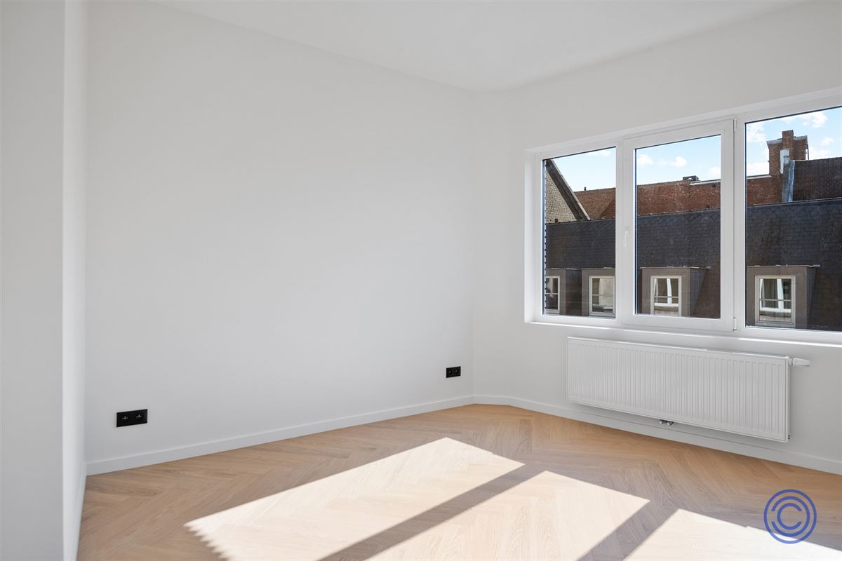 Gerenoveerd 2-slpk appartement op TOP locatie!