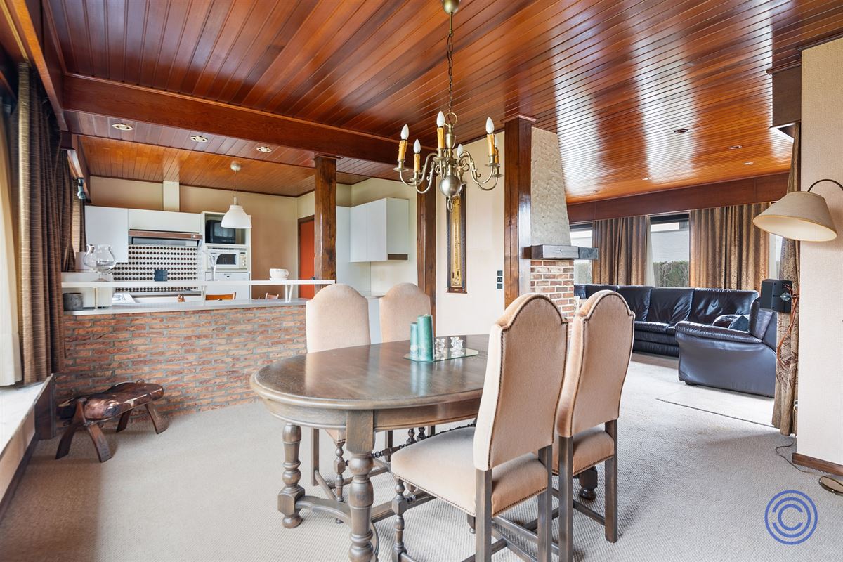 Te renoveren 3-slpk woning met west georiënteerde tuin!