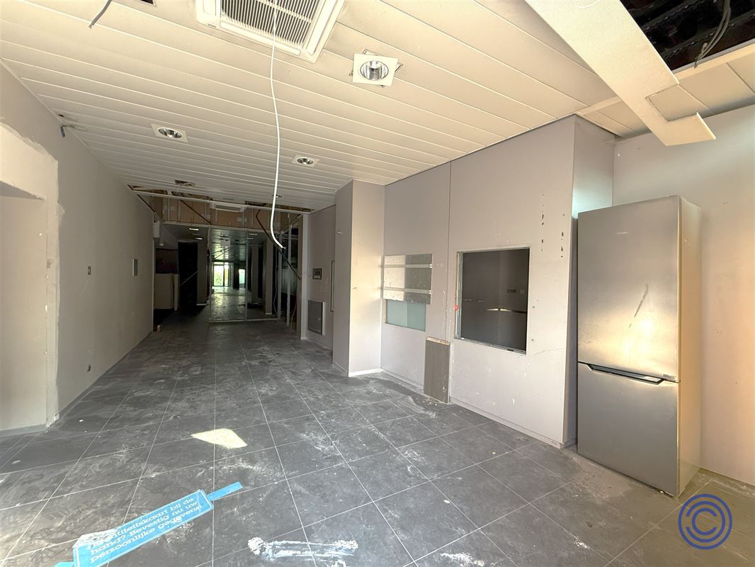 Handelspand ca. 358m² met buitenruimte!