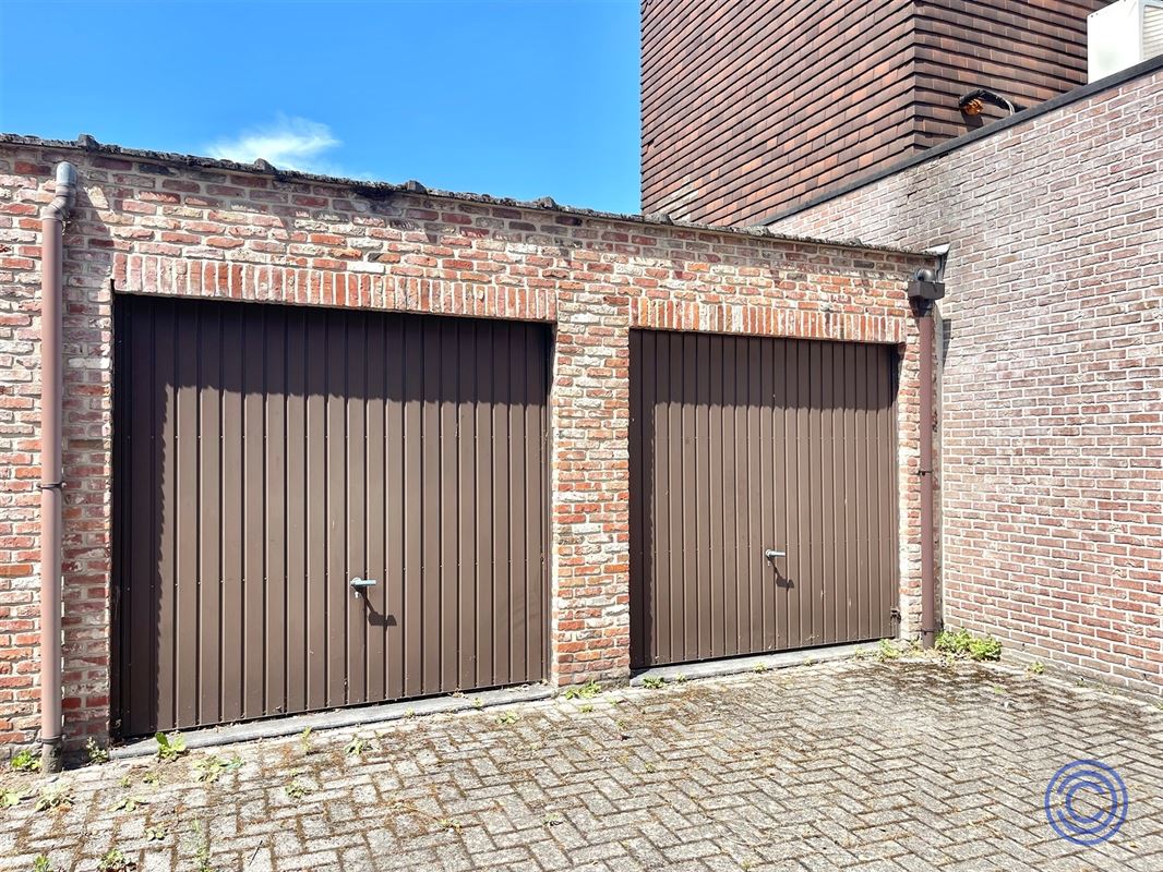 IN OPTIE: Handelspand/kantoor ca. 97m² in centrum Zoersel!