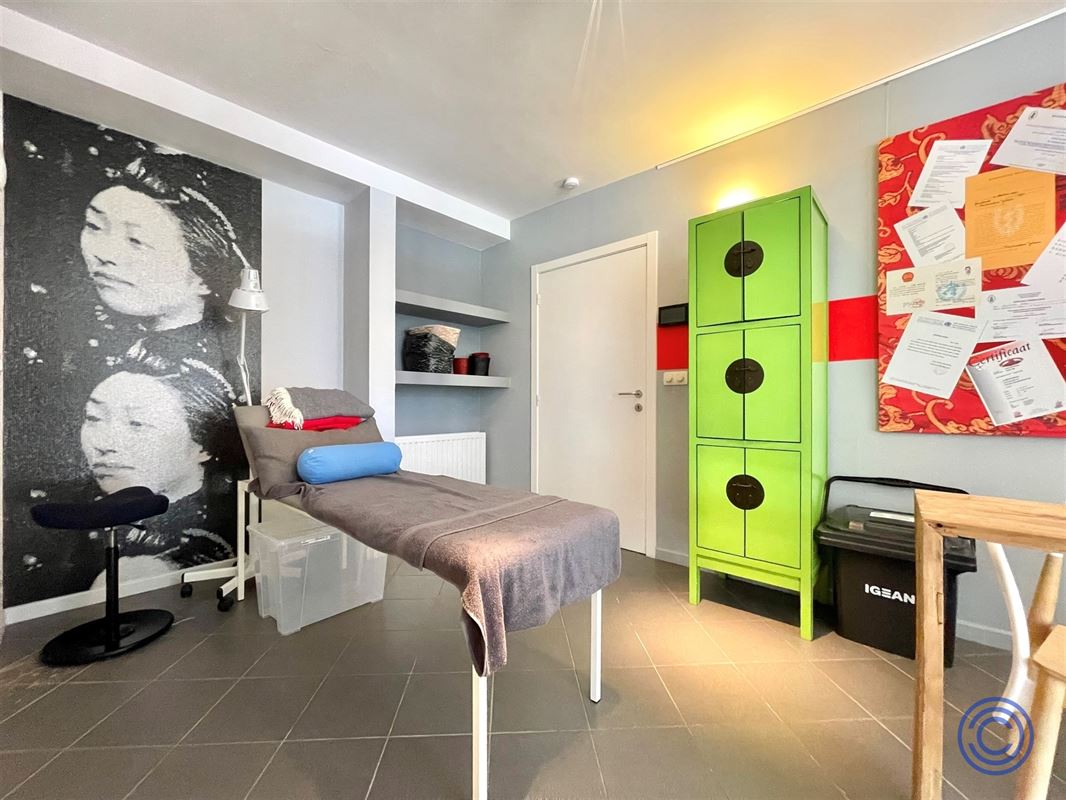 IN OPTIE: Handelspand/kantoor ca. 97m² in centrum Zoersel!