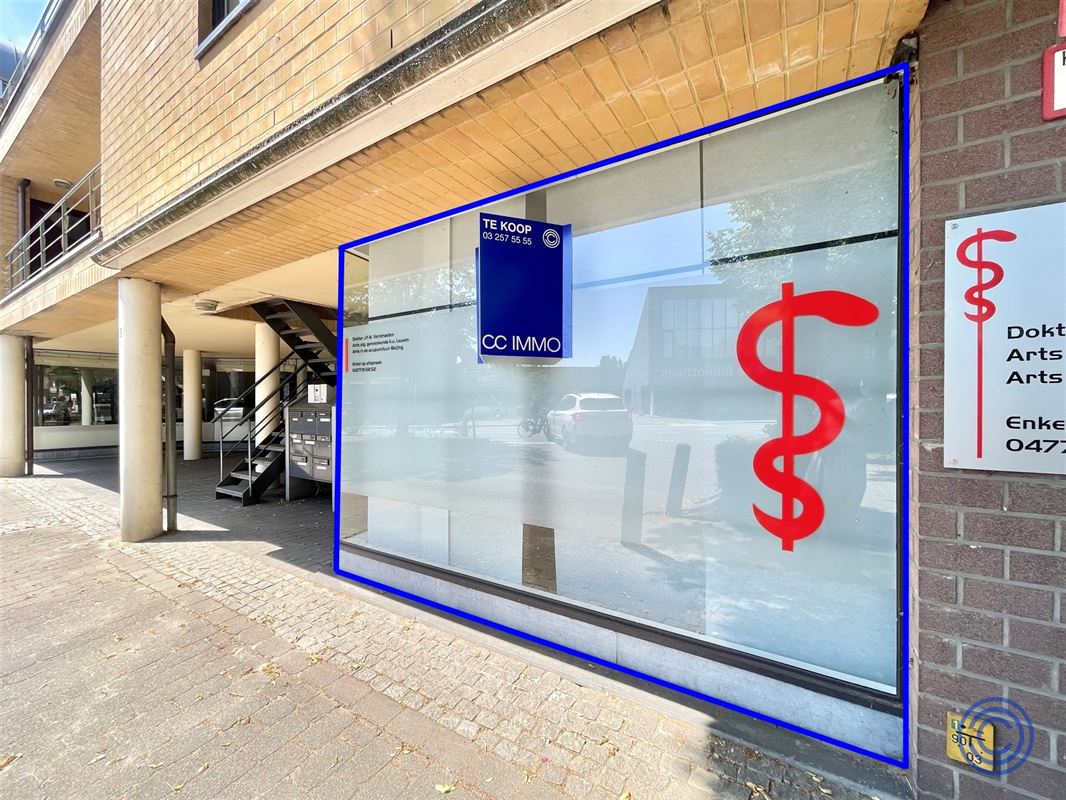 IN OPTIE: Handelspand/kantoor ca. 97m² in centrum Zoersel!