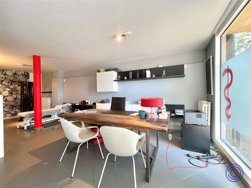 IN OPTIE: Handelspand/kantoor ca. 97m² in centrum Zoersel!